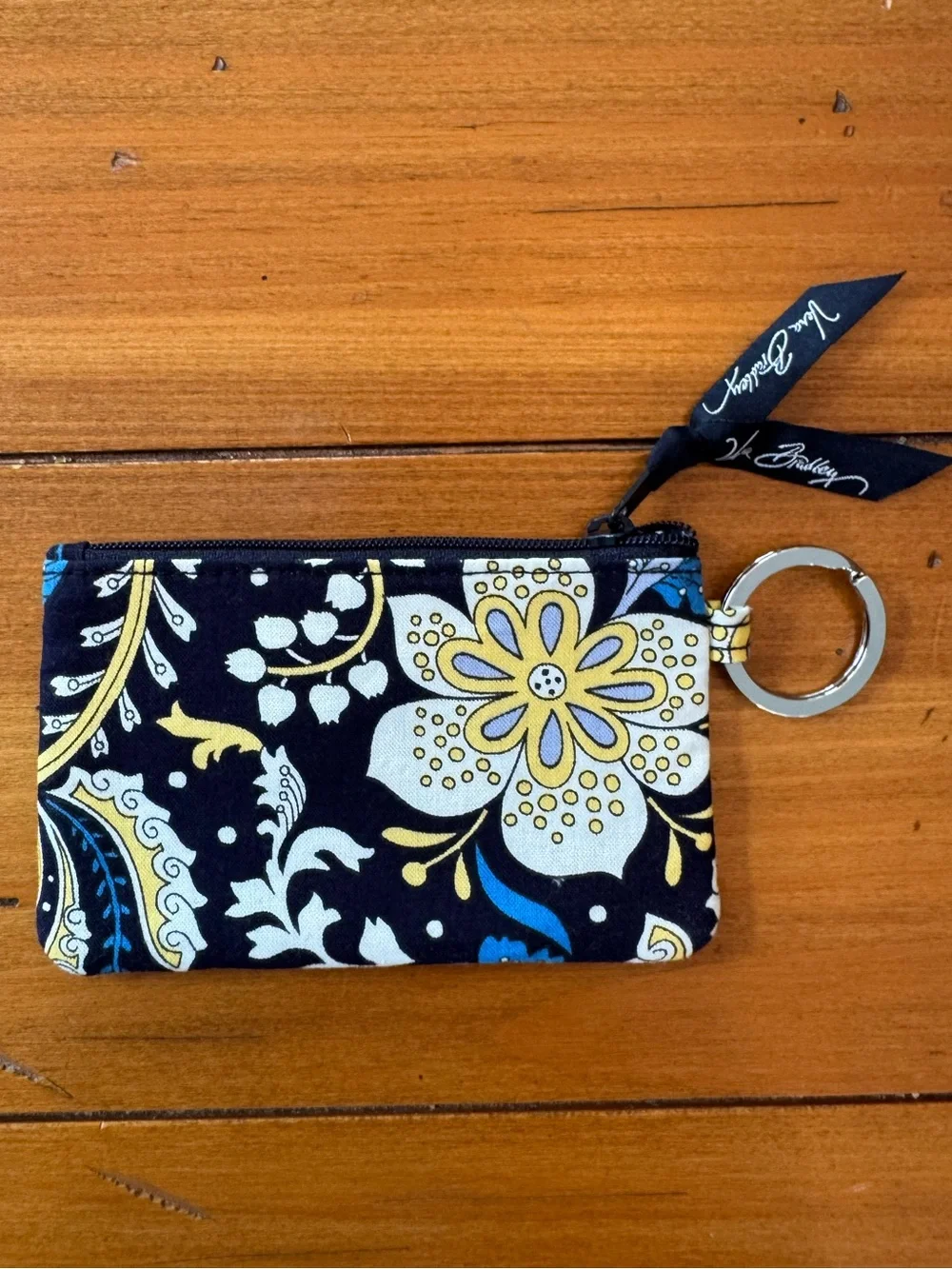 LIKE NEW Vera Bradley Zip ID Case in Navy